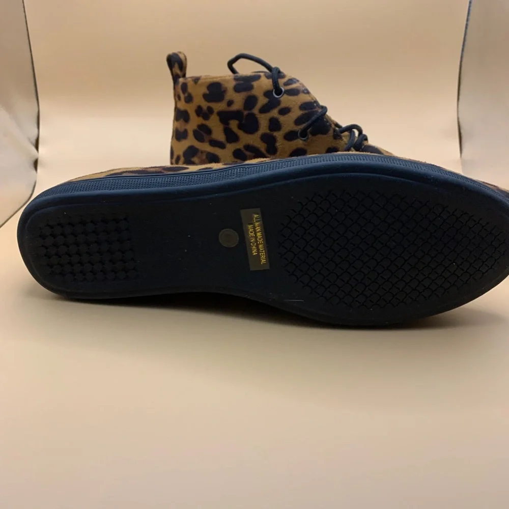 velvet texture LEOPARD BOOTIES - Picture 2 of 3